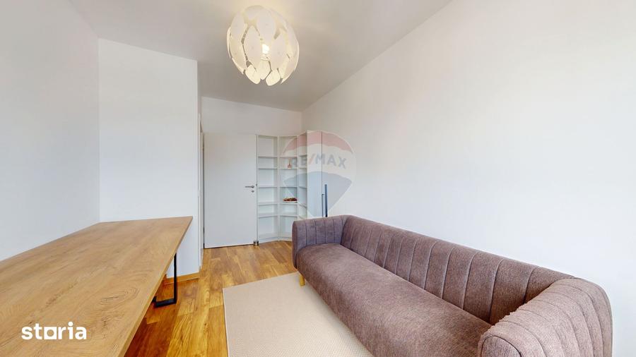 Apartament cu 4 camere decomandat, mobilat în Tractorul