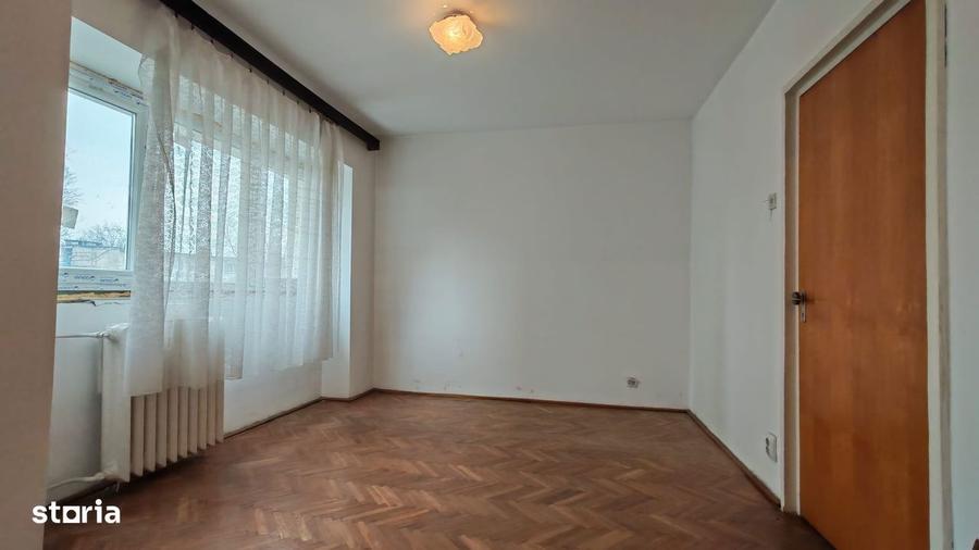Apartament cu 4 camere decomandat în Pantelimon