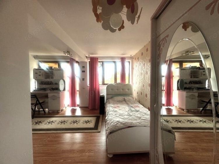 Casă cu 5 camere cu Teren 382 Mp în Central