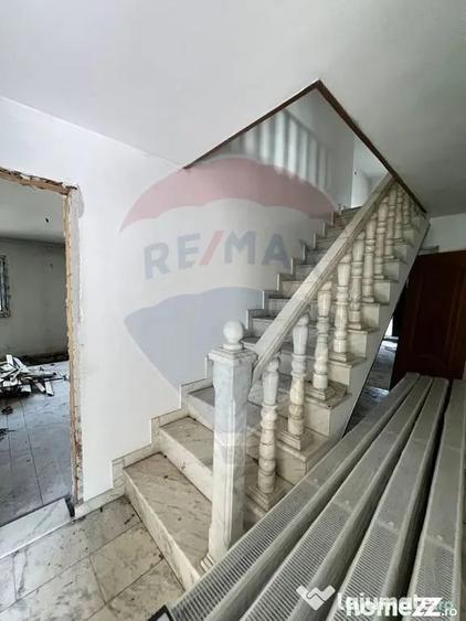 Casă cu 7 camere cu Teren 859 Mp în Mădei