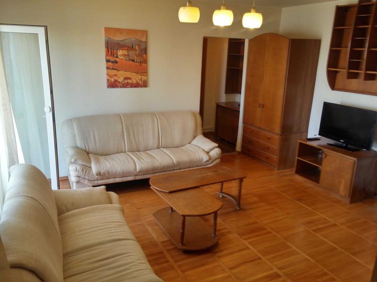 Apartament cu 2 camere decomandat în Republicii