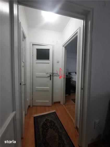 Apartament cu 3 camere semidecomandat în Gara de Nord