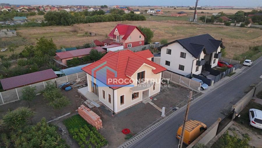 Casă individuală cu 4 camere cu Canalizare în Sânandrei