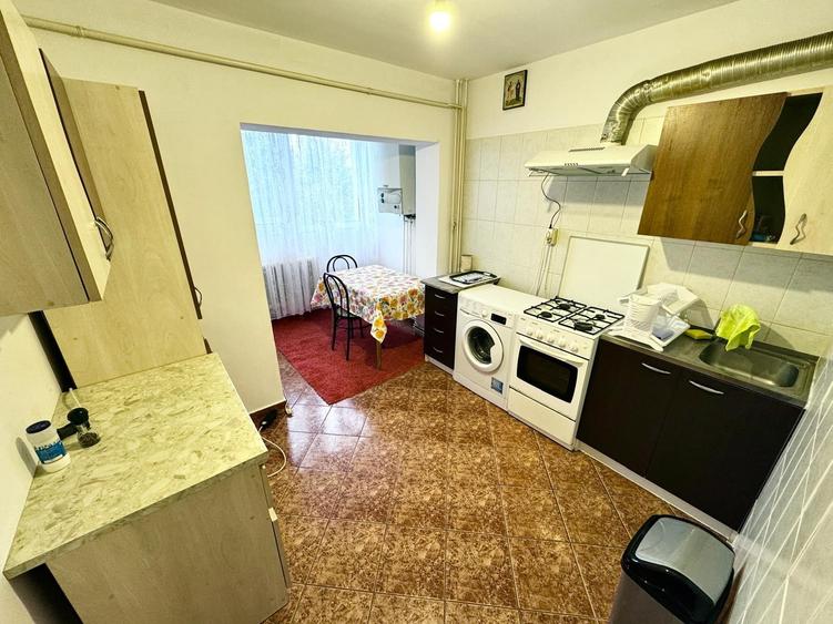 Apartament cu 2 camere decomandat în Nicolina