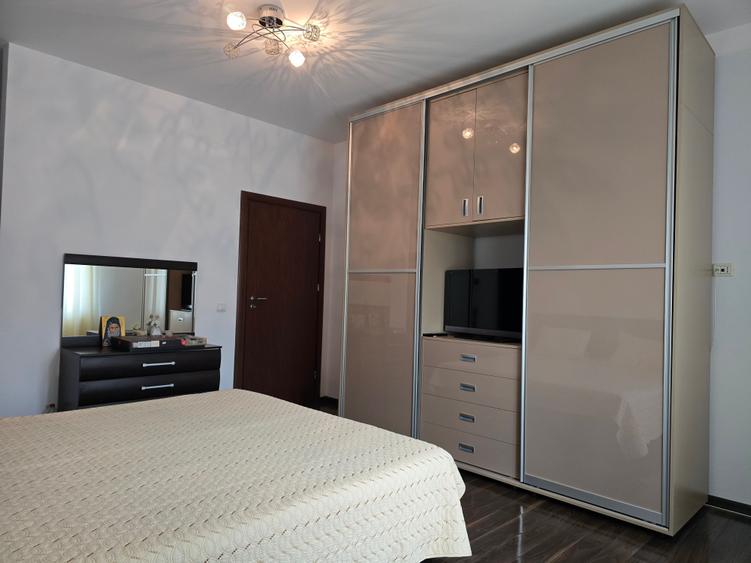 Casă cu 6 camere cu Canalizare în Săftica