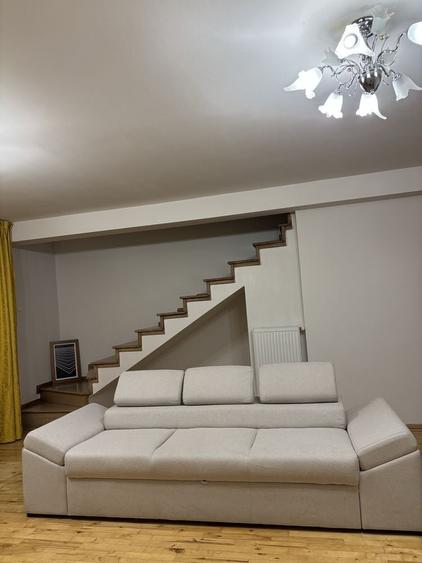 Casă cu 4 camere în Florești