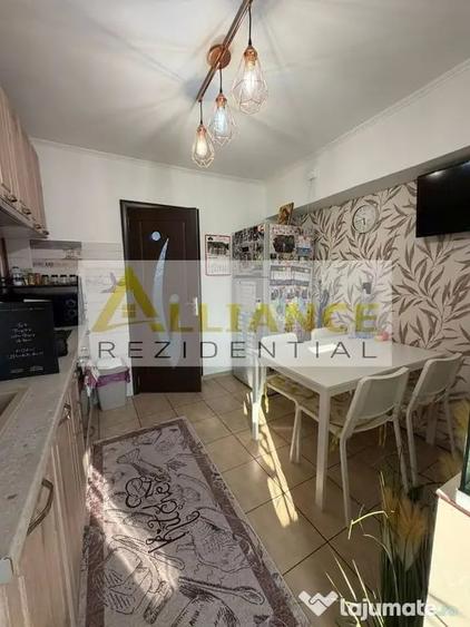 Apartament cu 4 camere decomandat în Exterior Vest
