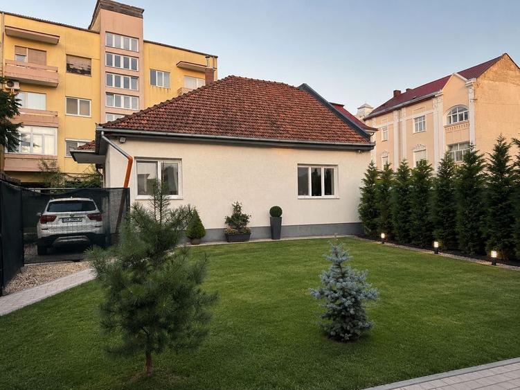 Casă cu 4 camere în Ultracentral