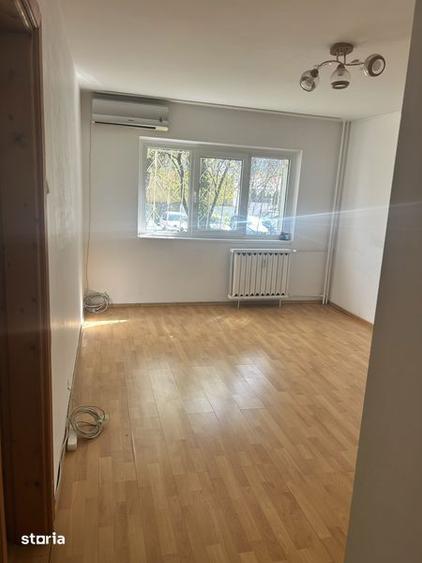 Apartament cu 2 camere semidecomandat în Băneasa