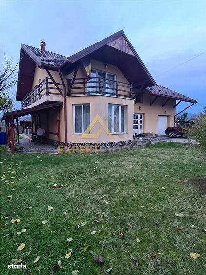 Casă cu 4 camere cu Teren 6000 Mp în Recea