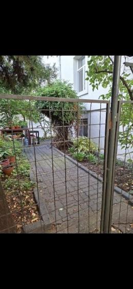 Apartament cu 3 camere decomandat în Mitropolie