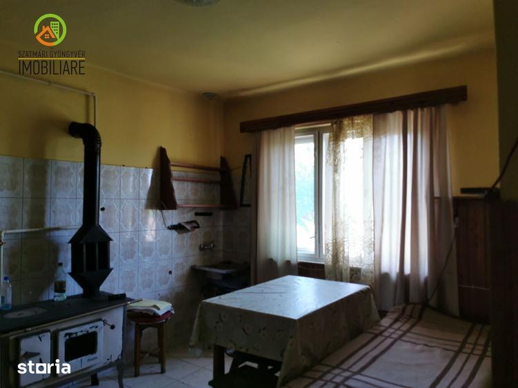 Casă cu 4 camere cu Teren 1978 Mp în Acățari