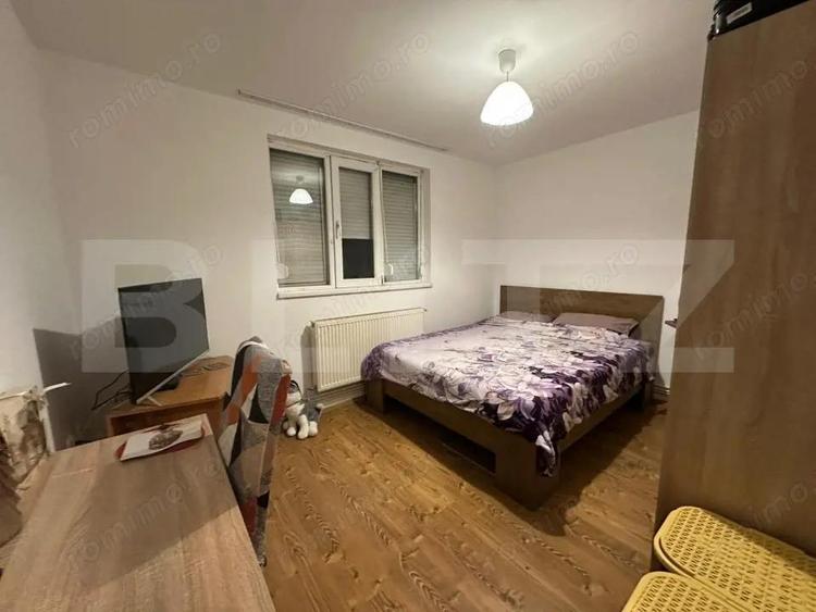 Apartament cu 3 camere semidecomandat în Rovine