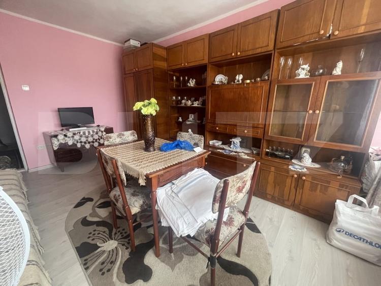 Apartament cu 3 camere decomandat, mobilat în Central