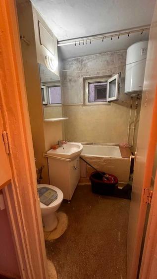 Apartament cu 2 camere decomandat în Micro 20