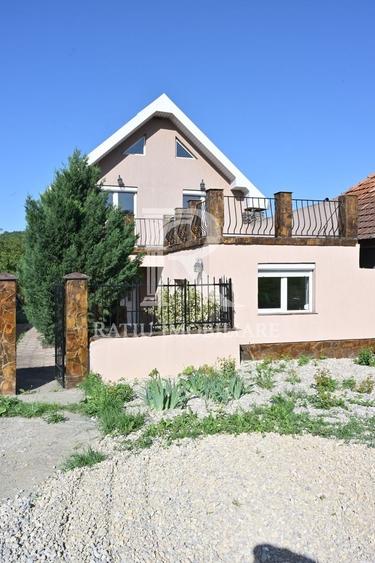 Casă individuală cu 3 camere cu Canalizare în Hidișelu de Sus