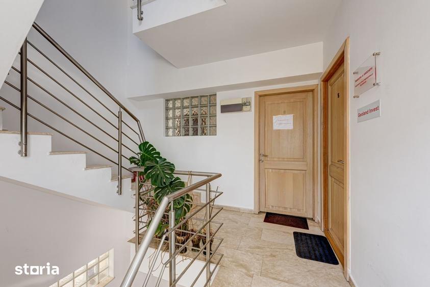 Apartament cu 3 camere în Drumul Taberei