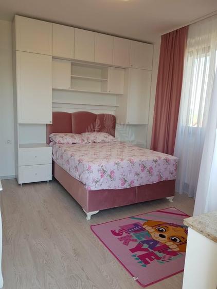 Apartament cu 3 camere decomandat, mobilat în Albert
