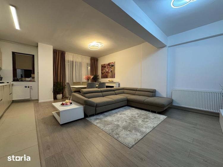 Apartament cu 3 camere semidecomandat în Sisești