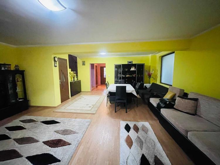 Casă cu 4 camere cu Teren 234 Mp în Central