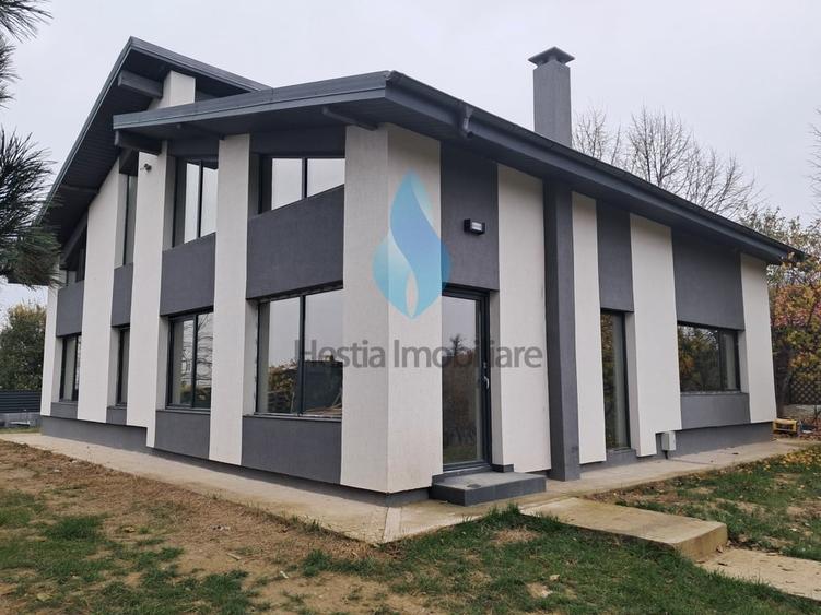 Casă cu 5 camere cu Teren 1500 Mp în Hlincea
