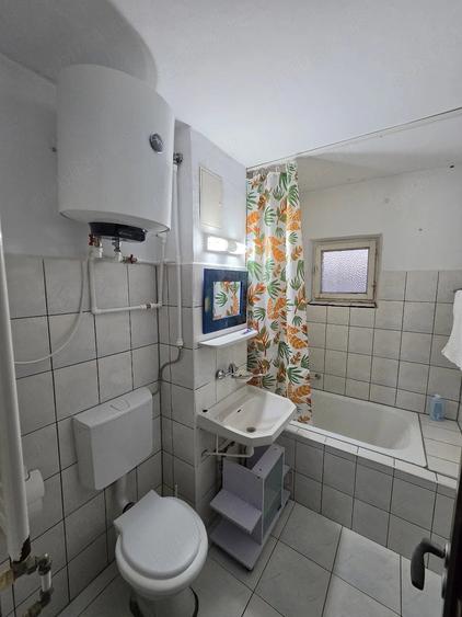 Apartament cu 2 camere decomandat în Girocului