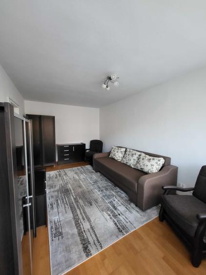 Apartament cu 2 camere decomandat în Cedonia