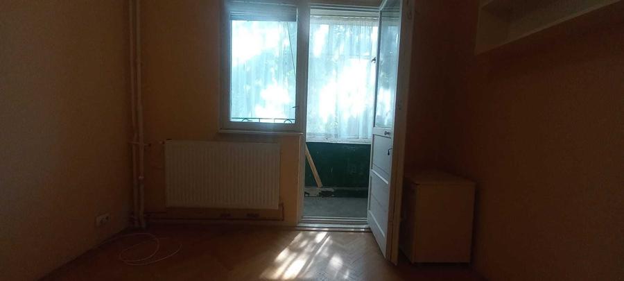 Apartament cu 3 camere semidecomandat în Circumvalațiunii