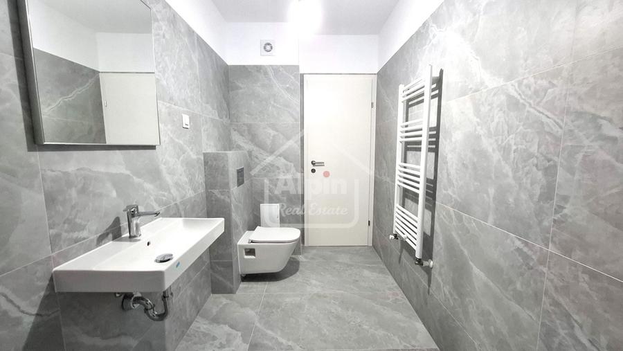 Apartament cu 2 camere decomandat în Tractorul