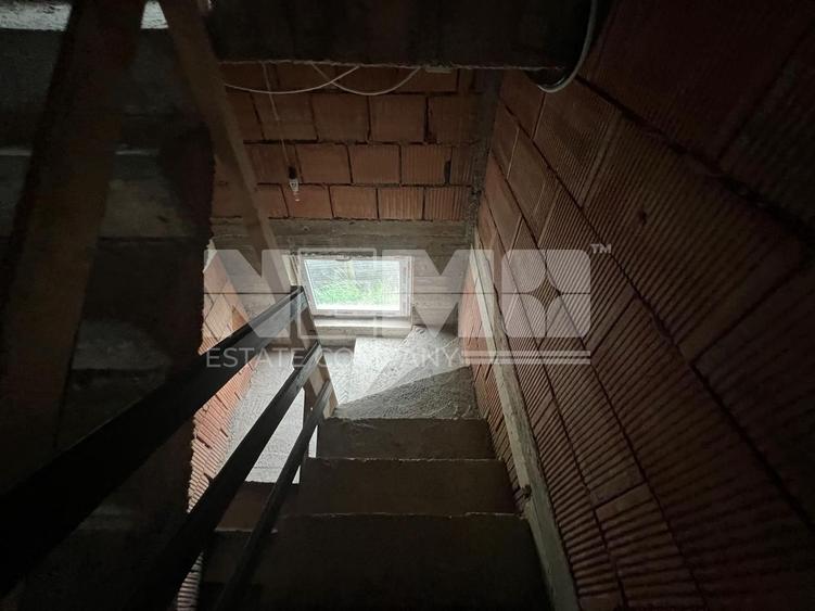 Casă individuală cu 6 camere cu Canalizare în Dornești