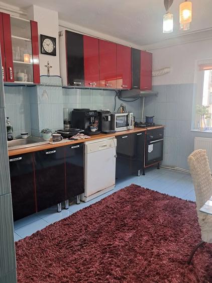 Apartament cu 3 camere decomandat în Buzaului