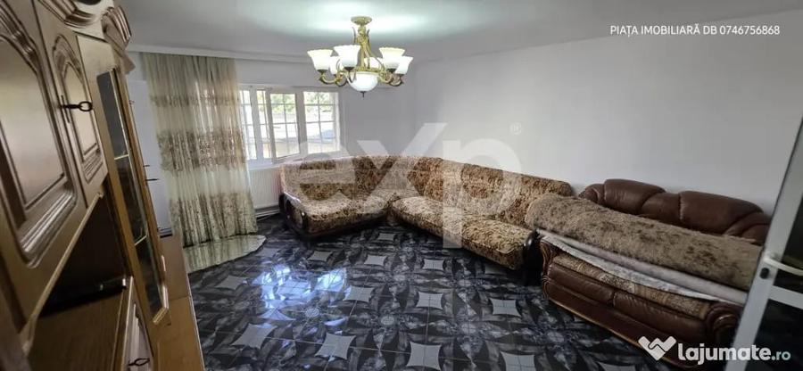 Apartament cu 3 camere decomandat în Central