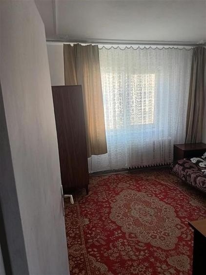 Apartament cu 2 camere semidecomandat, mobilat în Dacia