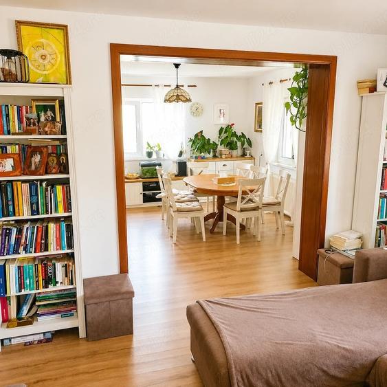 Casă cu 8 camere cu Teren 225 Mp în Ghiroda