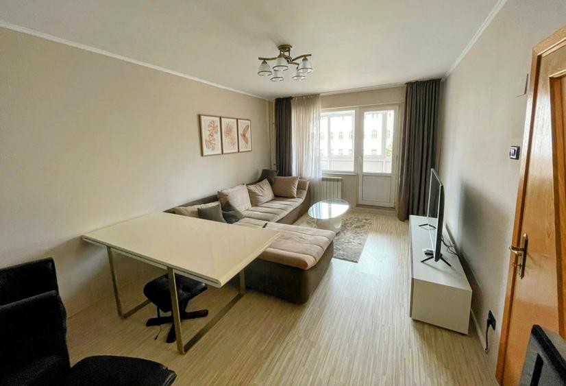 Apartament cu 2 camere decomandat, mobilat în Banu Manta