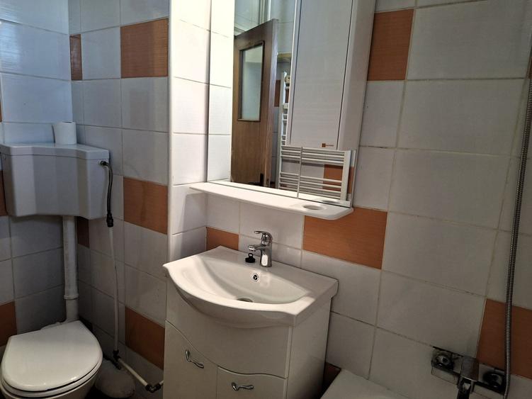 Apartament cu 2 camere decomandat în Drumul Taberei