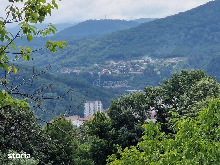 Casă cu 3 camere decomandat cu Teren 400 Mp în Central