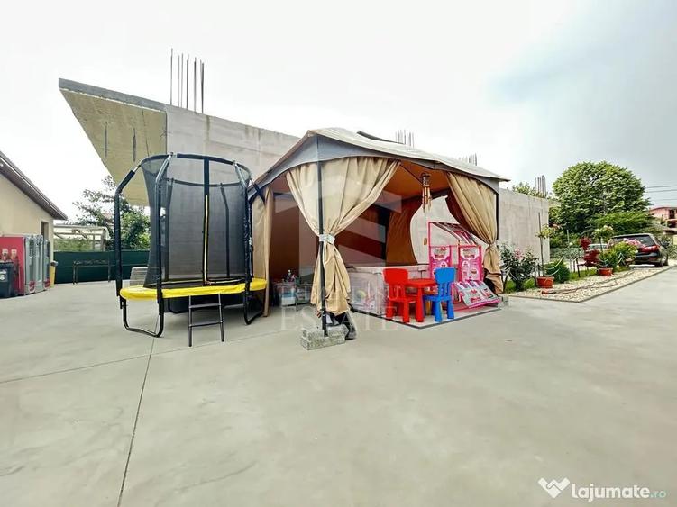 Casă cu 16 camere cu Teren 1022 Mp în Central