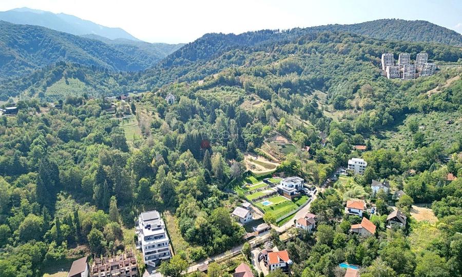 Teren Construcții intravilan de 5500 mp, în Brașovul Vechi