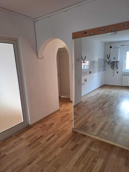 Apartament cu 4 camere decomandat în Zorilor