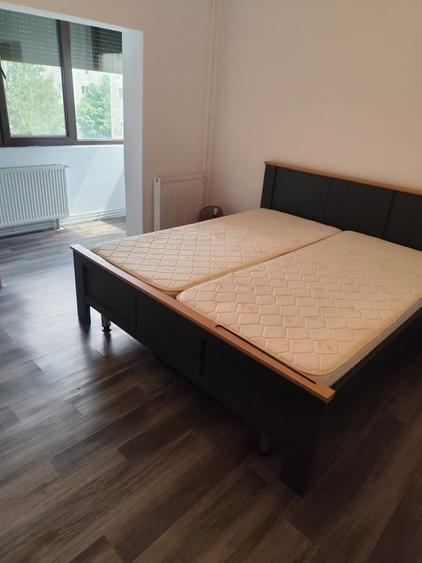 Apartament cu 3 camere decomandat în Ghiroda