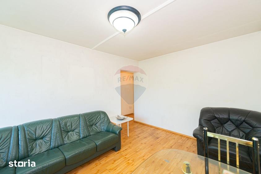 Apartament cu 3 camere semidecomandat în Giulești