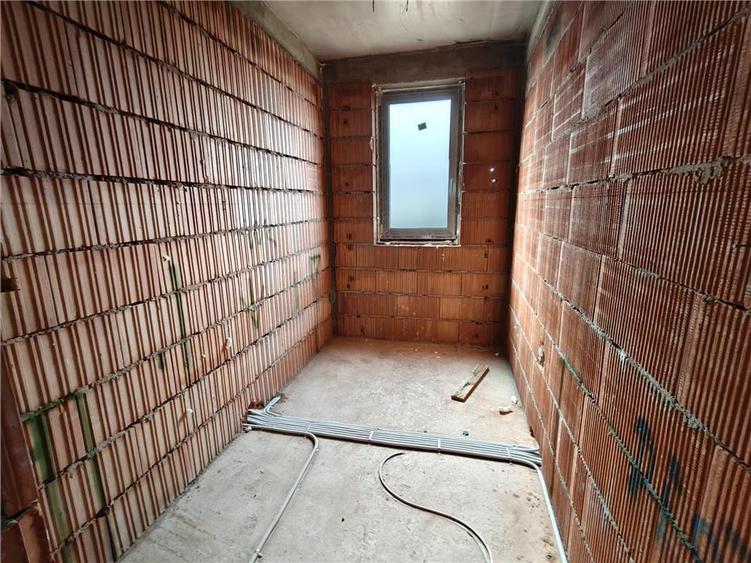 Duplex cu 4 camere cu Canalizare în Moșnița Nouă