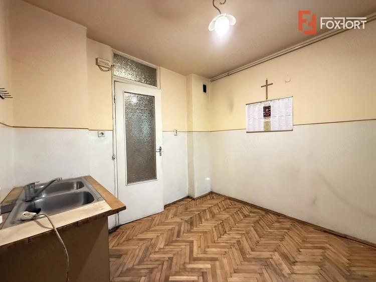 Apartament cu 3 camere semidecomandat în Circumvalațiunii