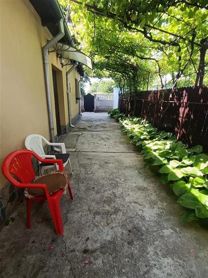 Casă cu 4 camere cu Teren 443 Mp în Cazasu