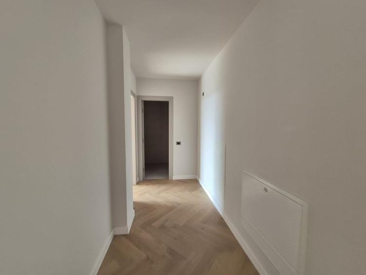Apartament cu 3 camere decomandat în Voluntari