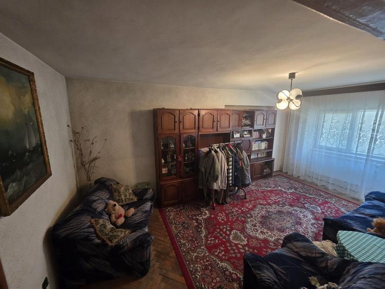 Apartament cu 3 camere decomandat în Nord