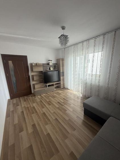 Inchiriez apartament 2 camere - 5