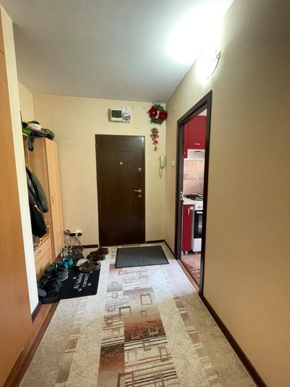 Apartament cu 3 camere decomandat, mobilat în Podu Roș