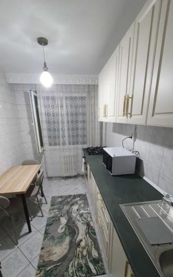 Apartament cu 2 camere decomandat, mobilat în Titan